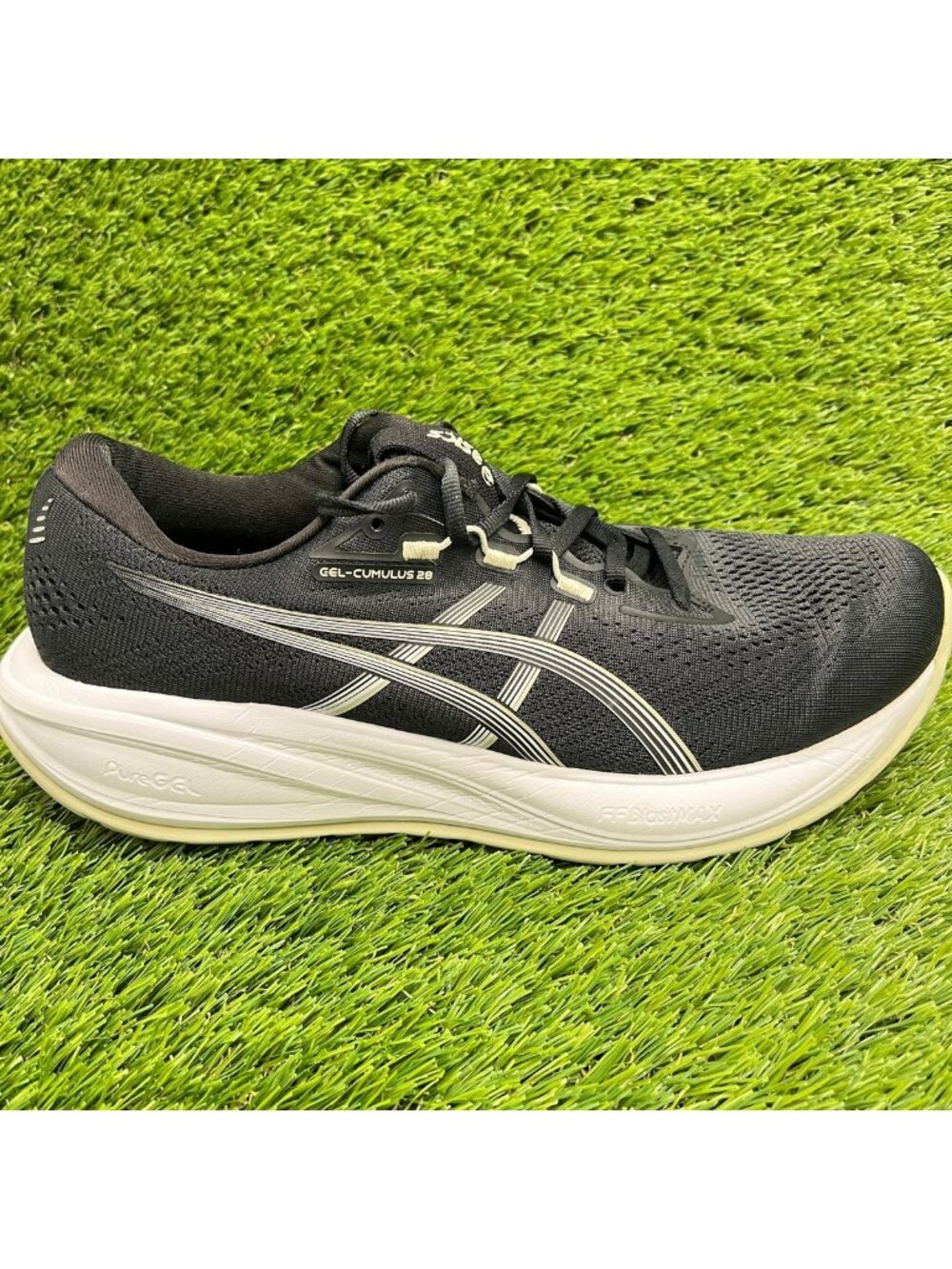 Asics Gel-Cumulus 28 Mens Size 9.5E Black White Athletic Running Shoes Sneakers